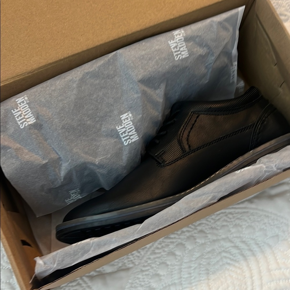 Steve Madden Boy’s Black Shoes - new in box!!